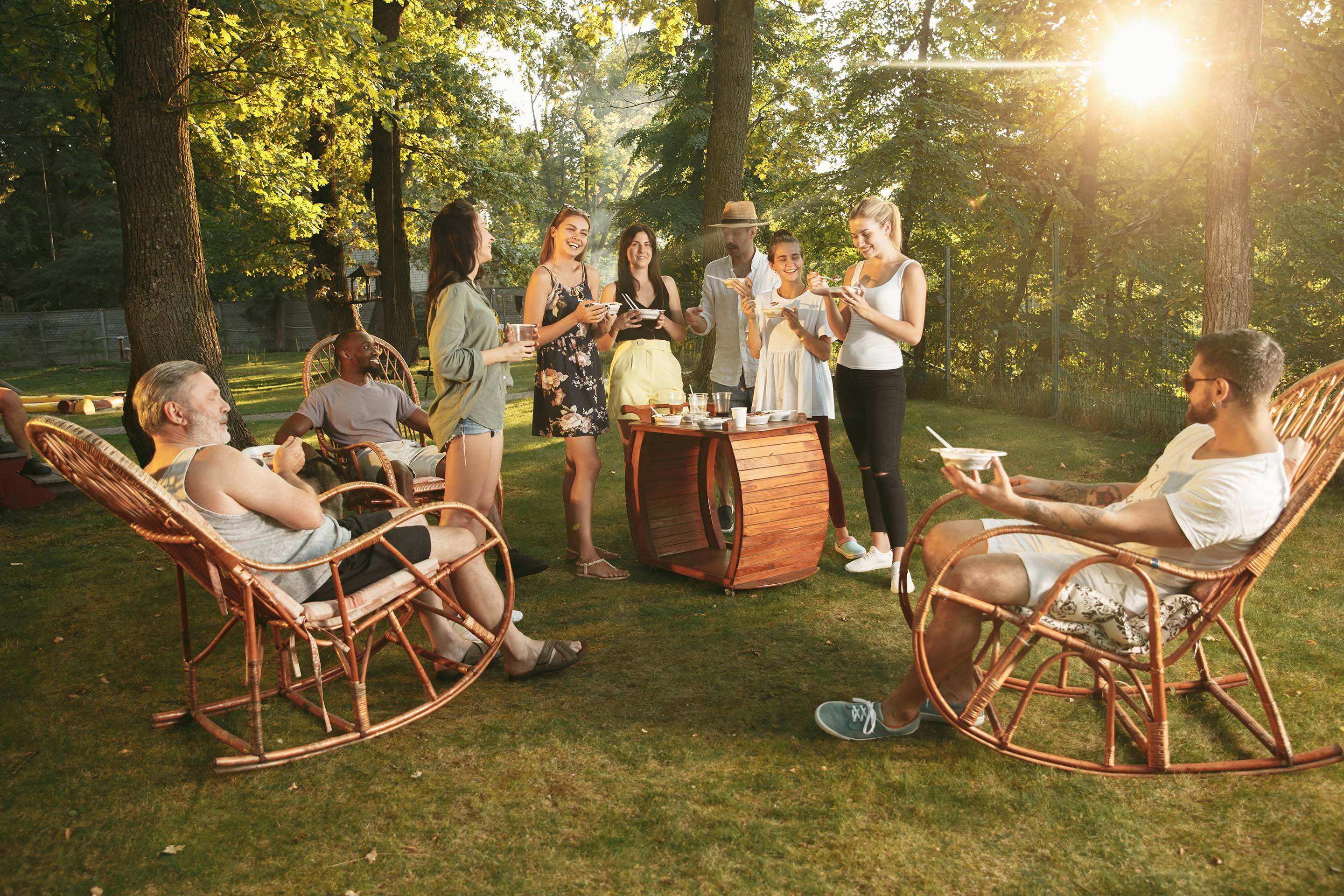 Feiern im Freien: 5 Tipps, um Ihre nächste Gartenparty perfekt zu machen
