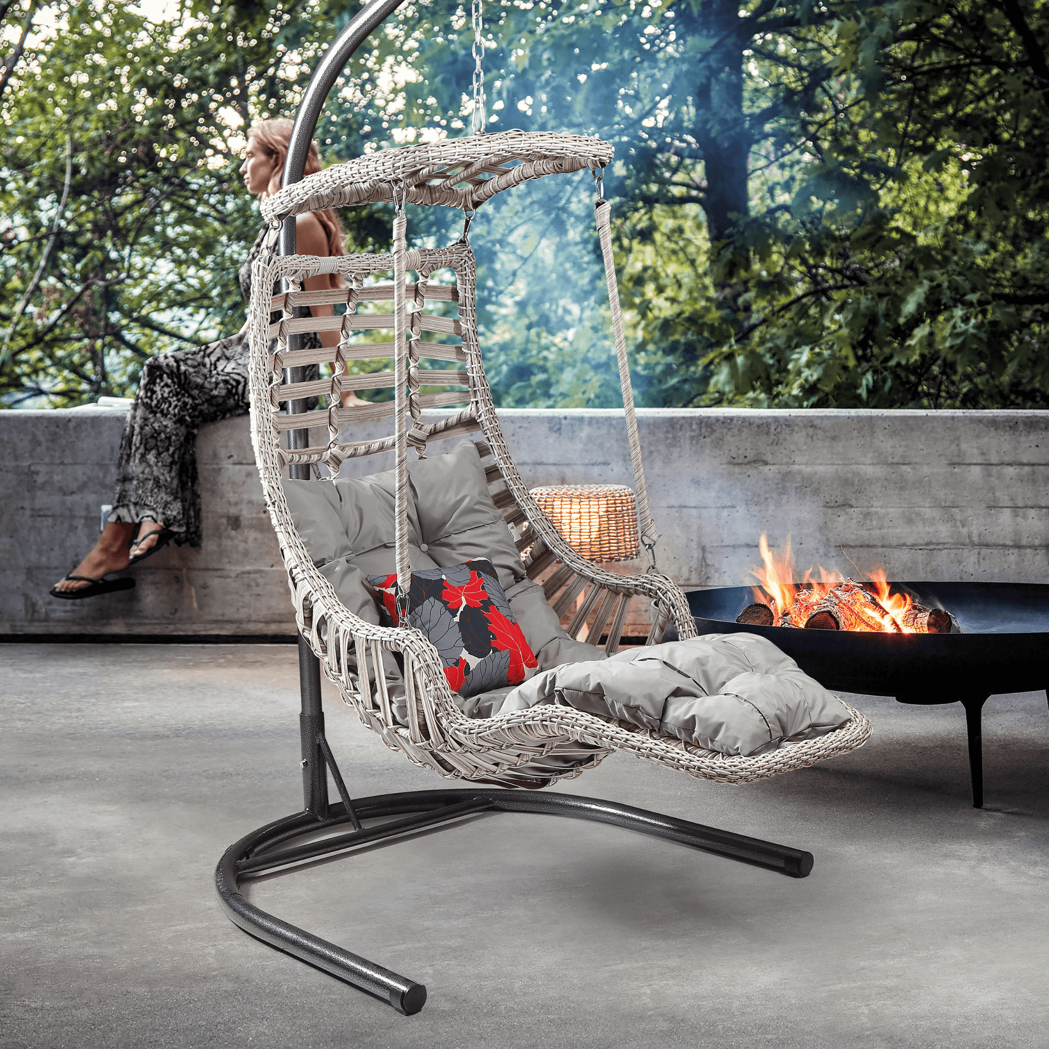 Alacati Plus Hängesessel mit Gestell – Handgefertigt, Rattan, Sonnendach & Fußablage