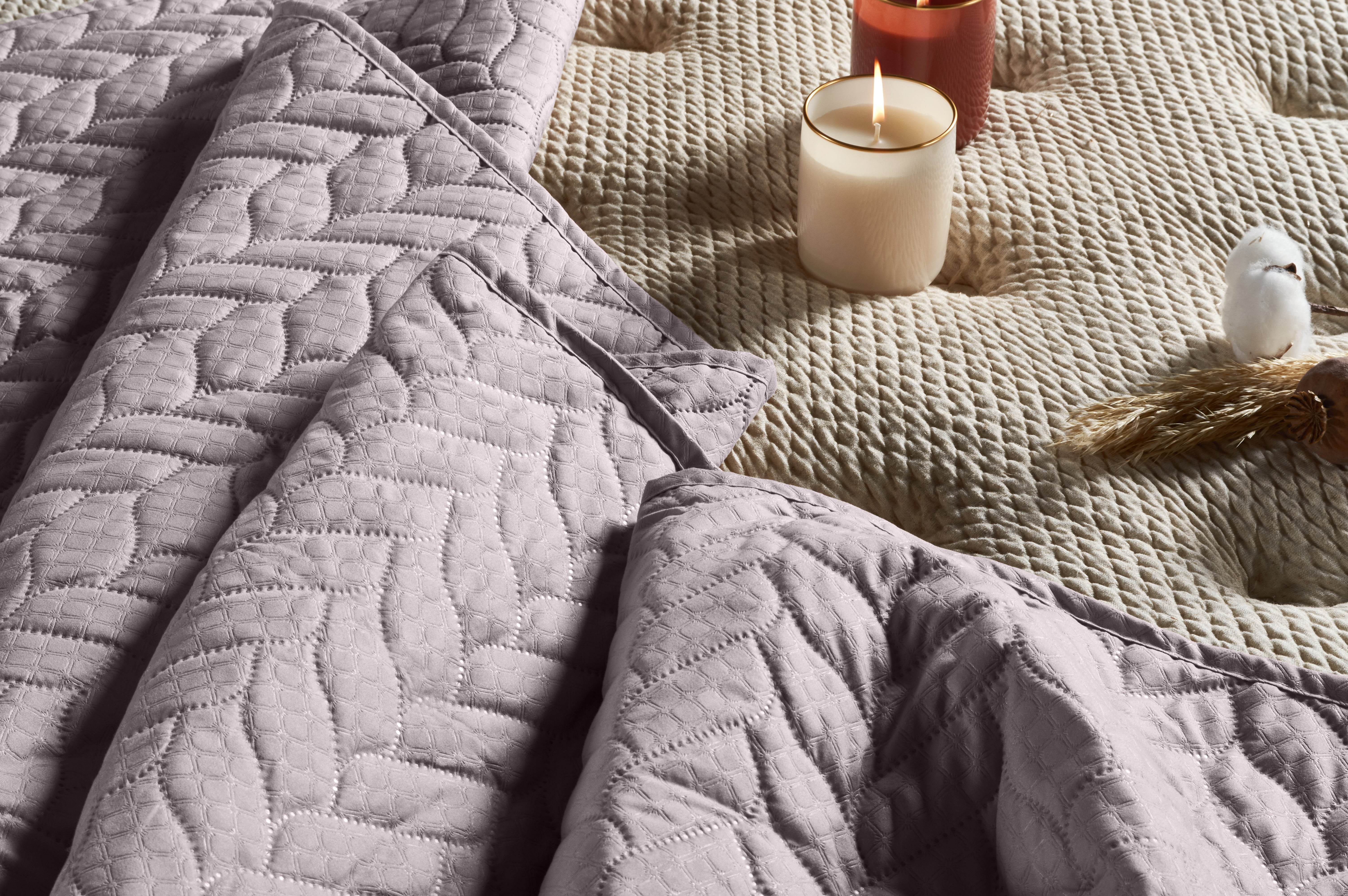 Gowoll Tagesdecke Ultrasonic 150g Mikrofaser | Gesteppte Bettüberwurf | Kuschelig & Vielseitig