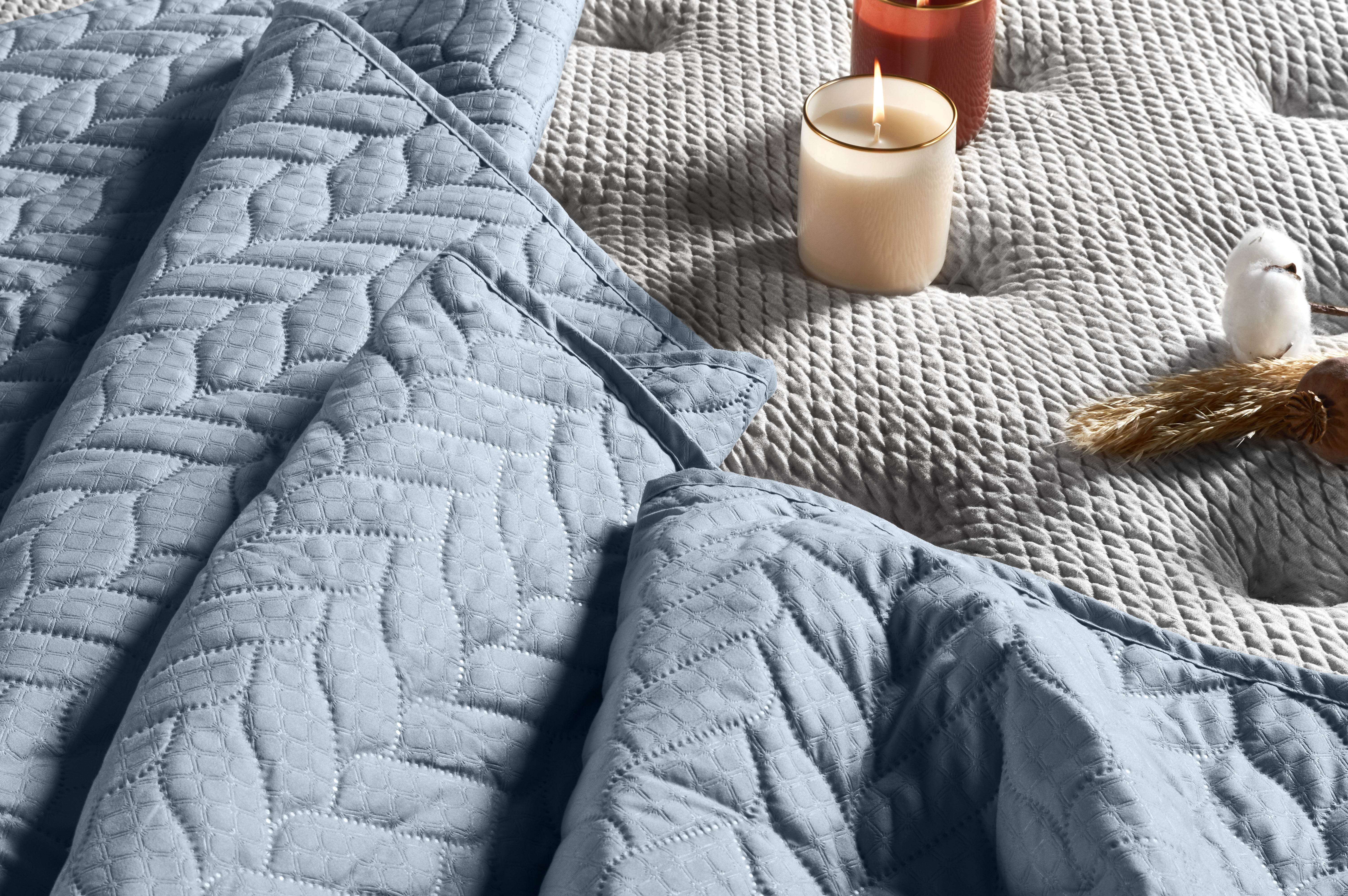 Gowoll Tagesdecke Ultrasonic 150g Mikrofaser | Gesteppte Bettüberwurf | Kuschelig & Vielseitig