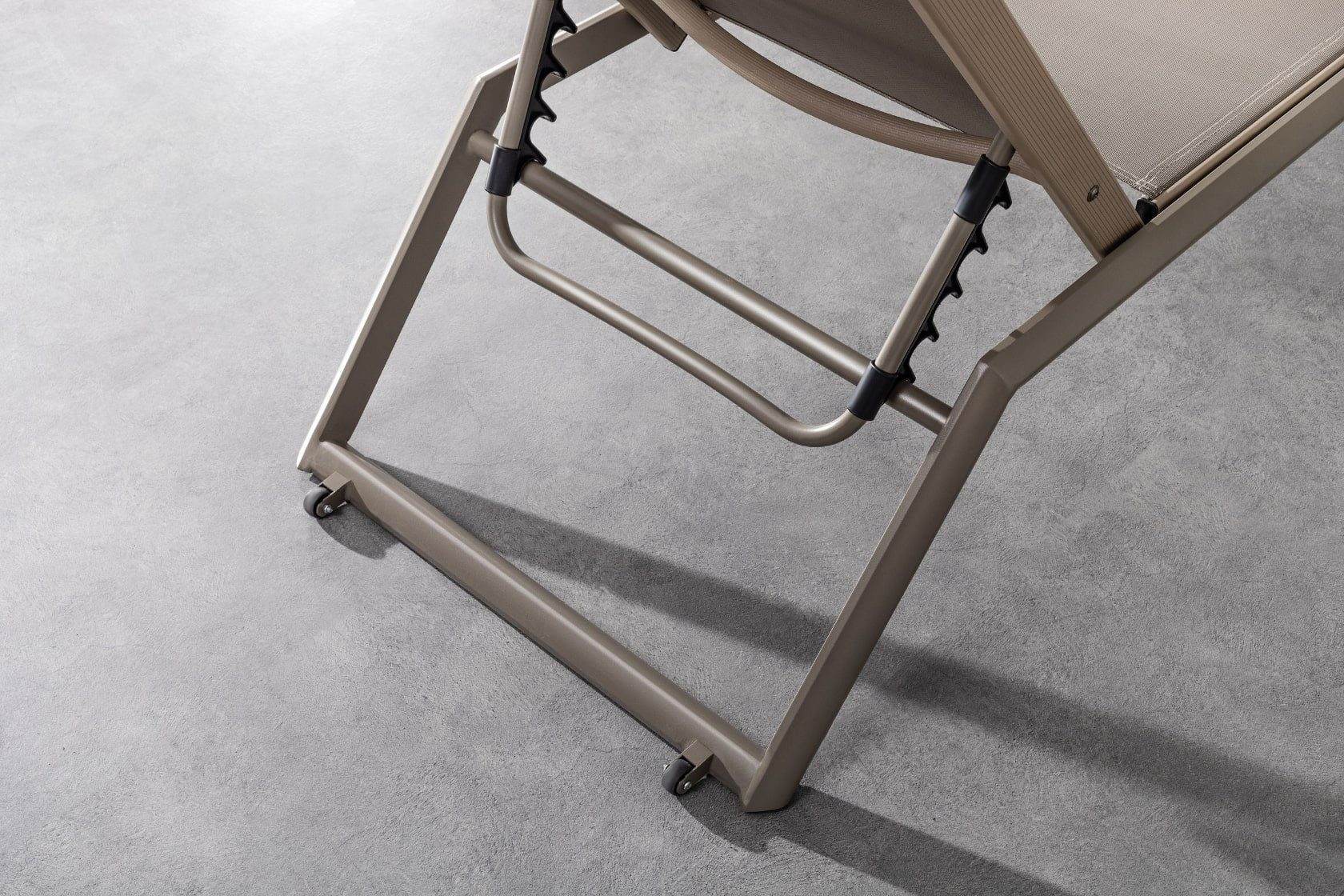 Gowoll Vegas Anthrazit Gartenliege mit Rollen Klappbar Wetterfest