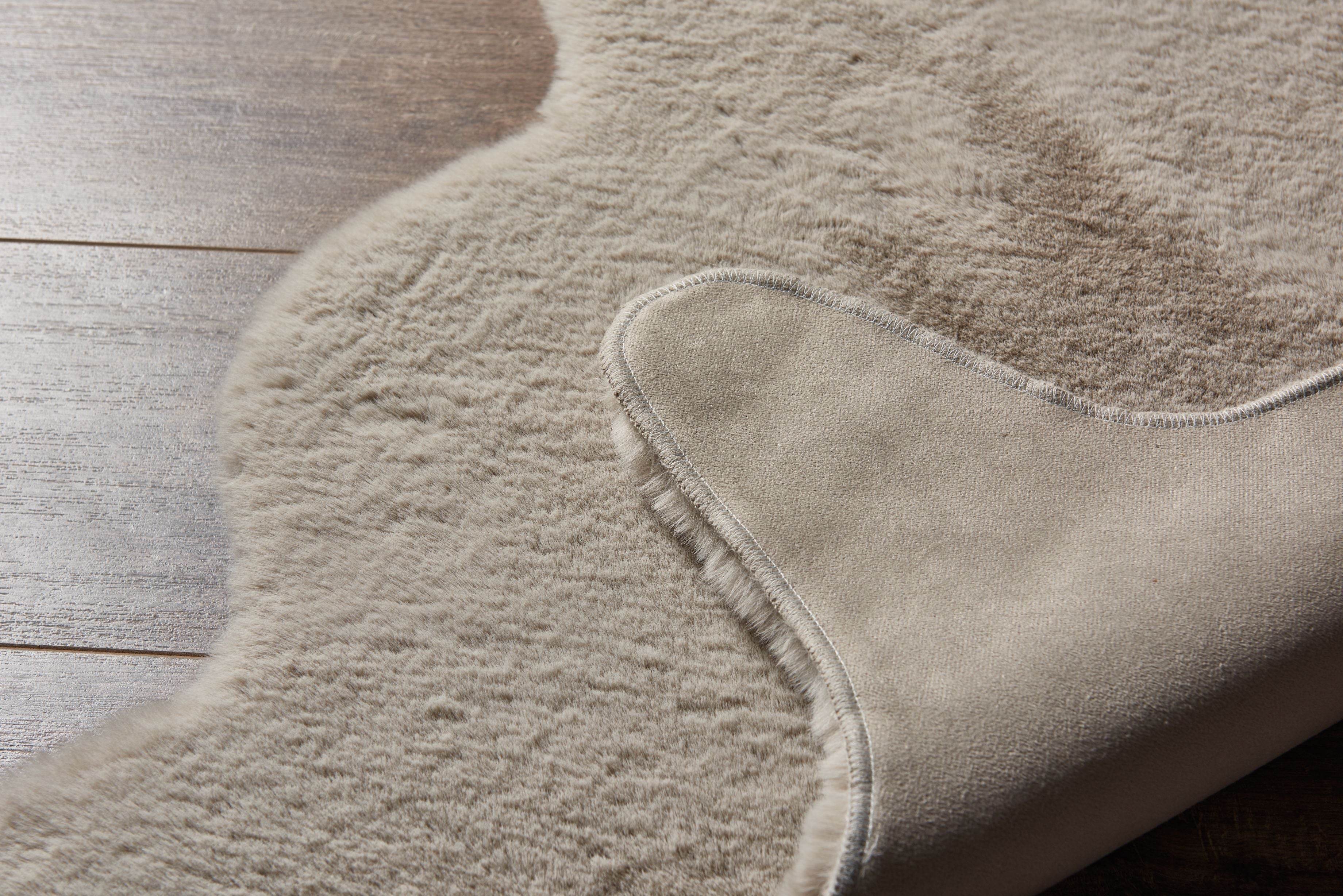 Kaninchenfellteppich Weich & Flauschig – 5 Farben, 2 Größen | Waschbar & Rutschfest