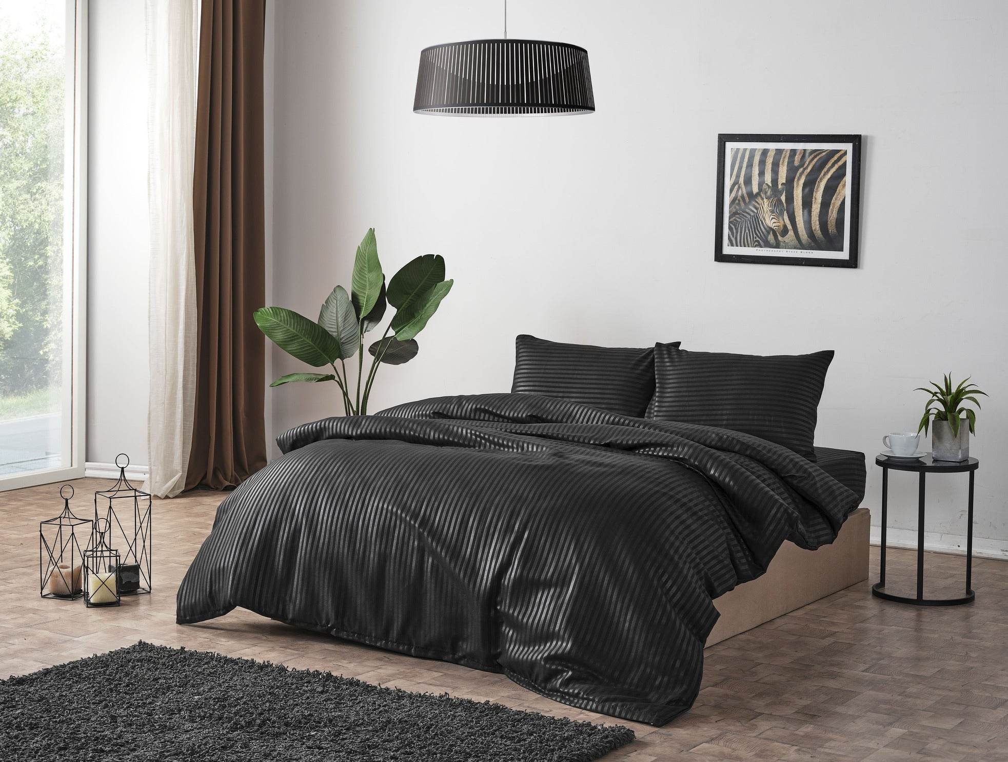 Gowoll Bettwäsche Set 200x220 Schwarz | 4-teiliges Micro Saten Set mit Spannbettlaken