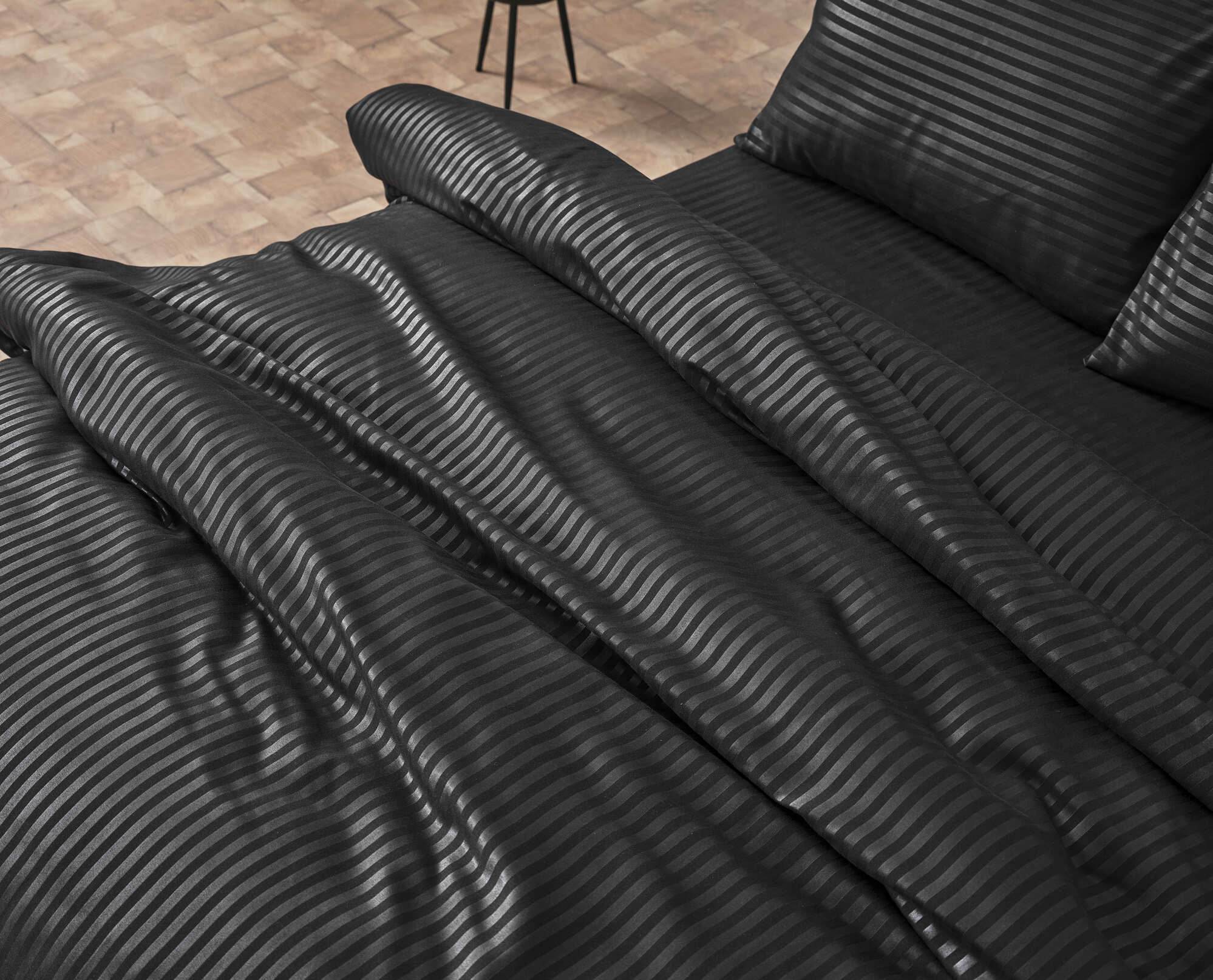 Gowoll Bettwäsche Set 200x220 Schwarz | 4-teiliges Micro Saten Set mit Spannbettlaken