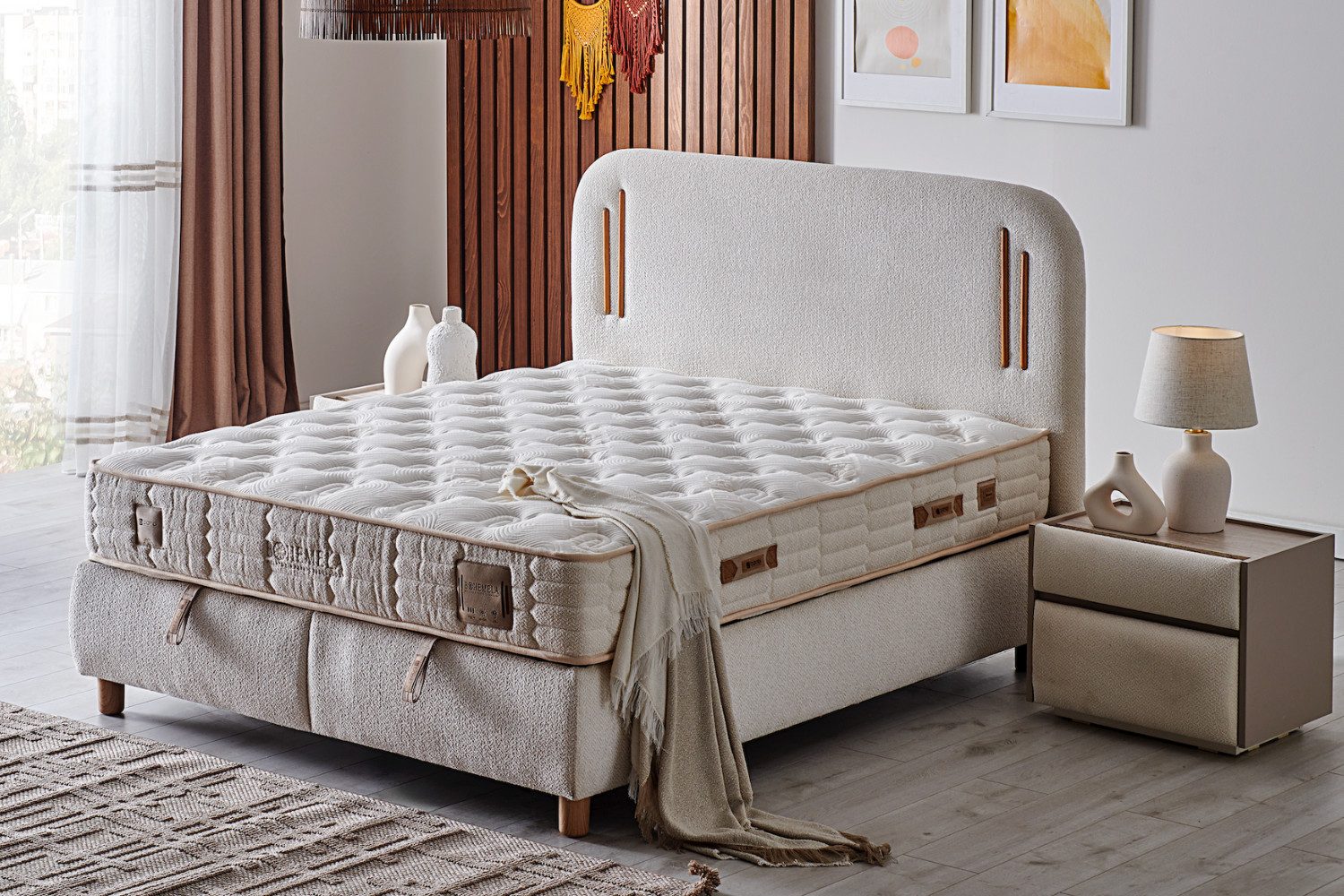 Detailaufnahme vom Bettkasten des Bambi Bohemela Boxspringbetts