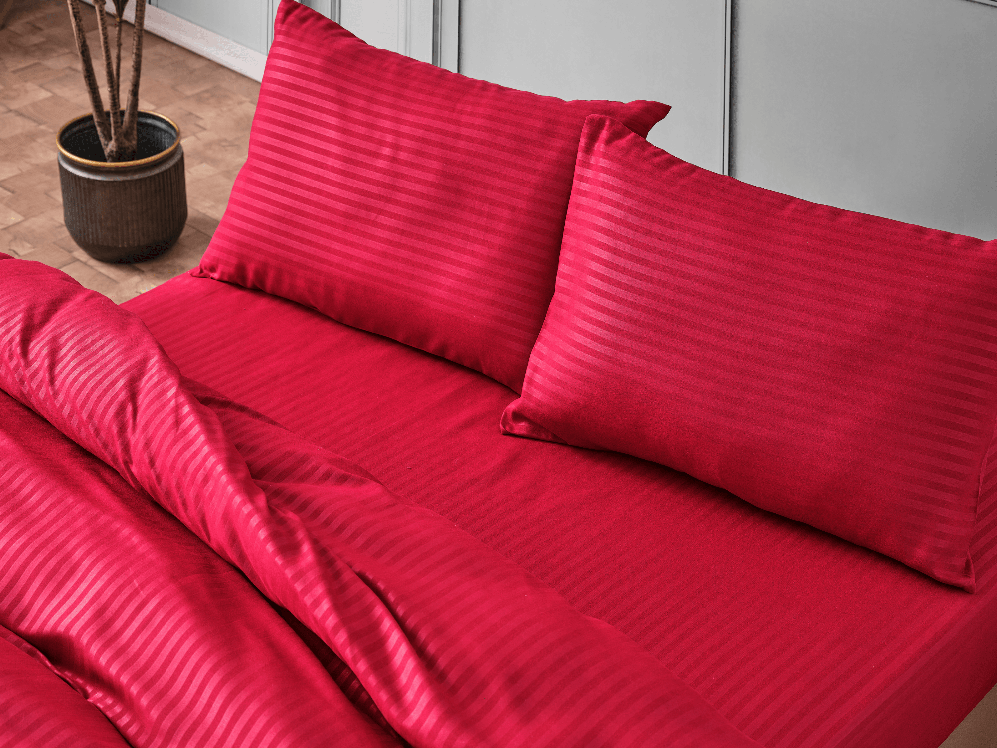 Burgund Bettwäsche Set 200x220 | Dunkelrot | Mikrofaser Satin Bettwäscheset von Gowoll – 4-teilig