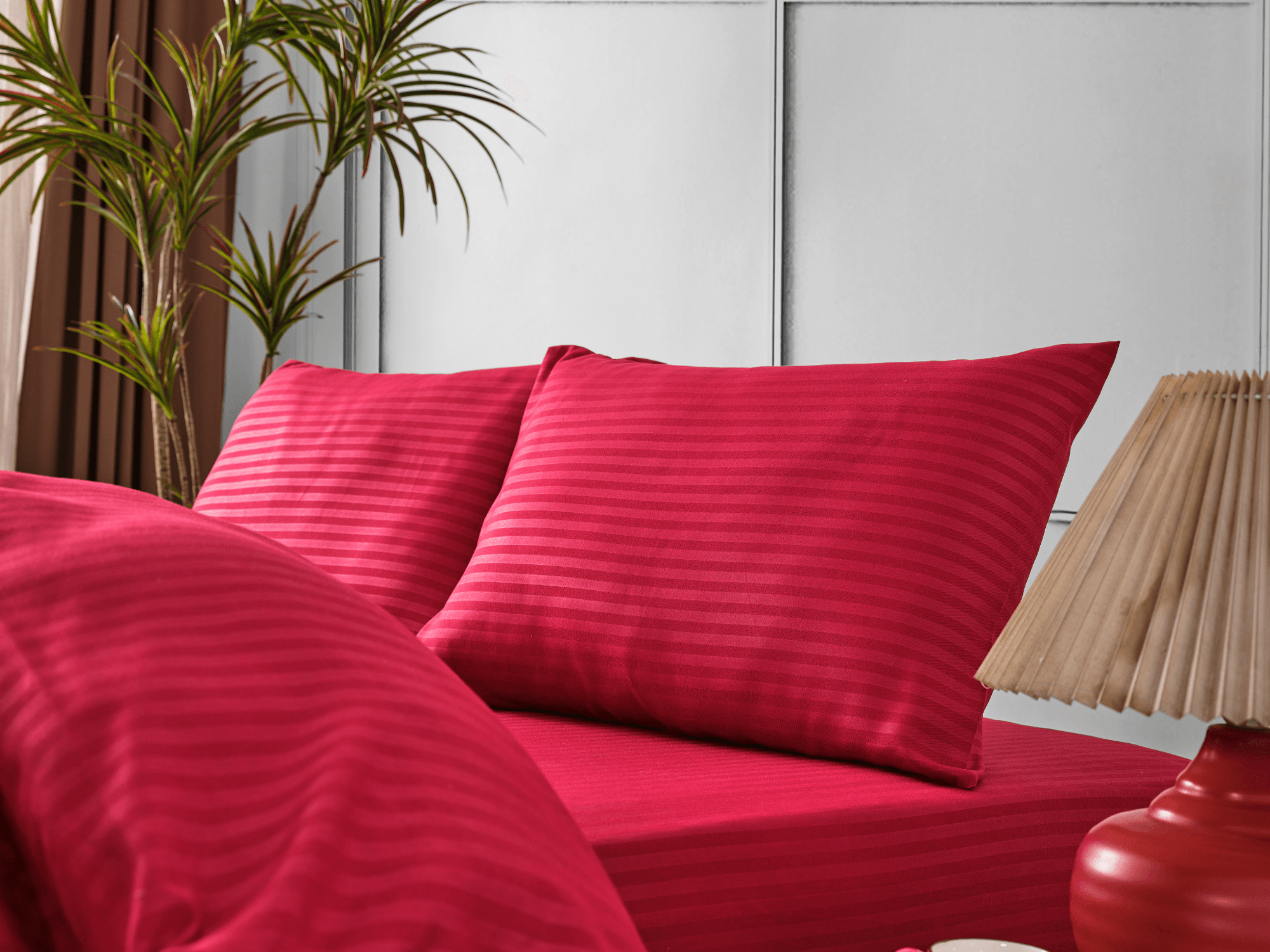 Burgund Bettwäsche Set 200x220 | Dunkelrot | Mikrofaser Satin Bettwäscheset von Gowoll – 4-teilig