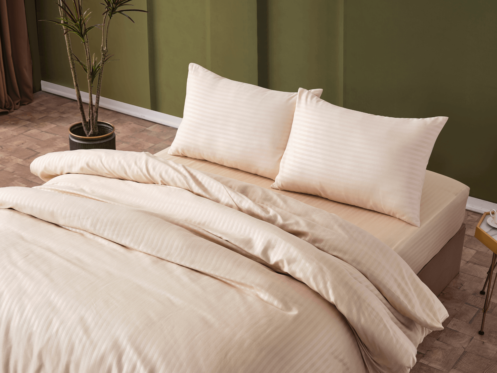 Luxus Bettwäsche Set Creme 200x220 | 4-teiliges Mikrofaser Satin Set von Gowoll