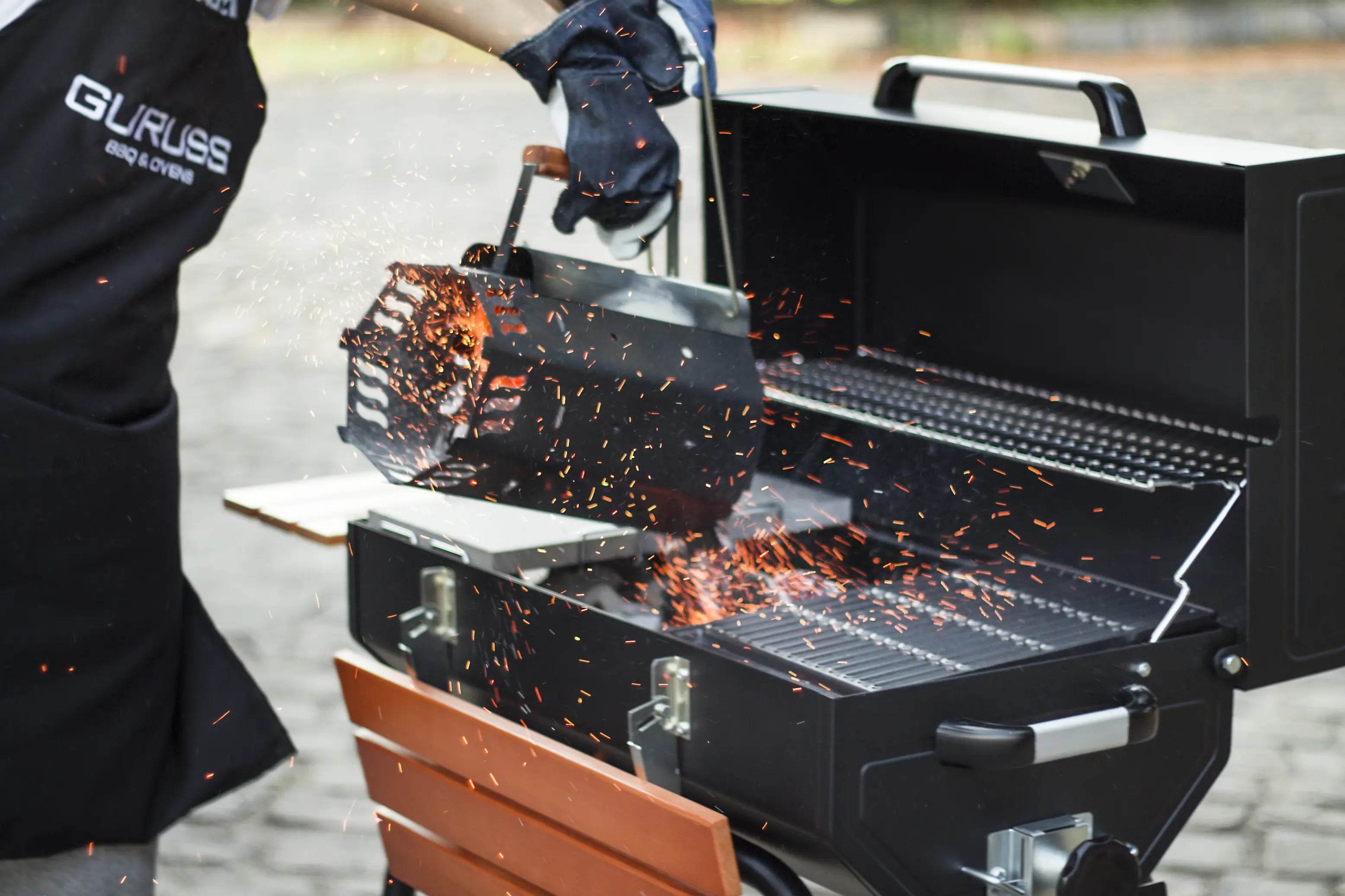 XXL Holzkohlegrill mit Deckel & Temperaturanzeige | Guruss CG075 Grillwagen