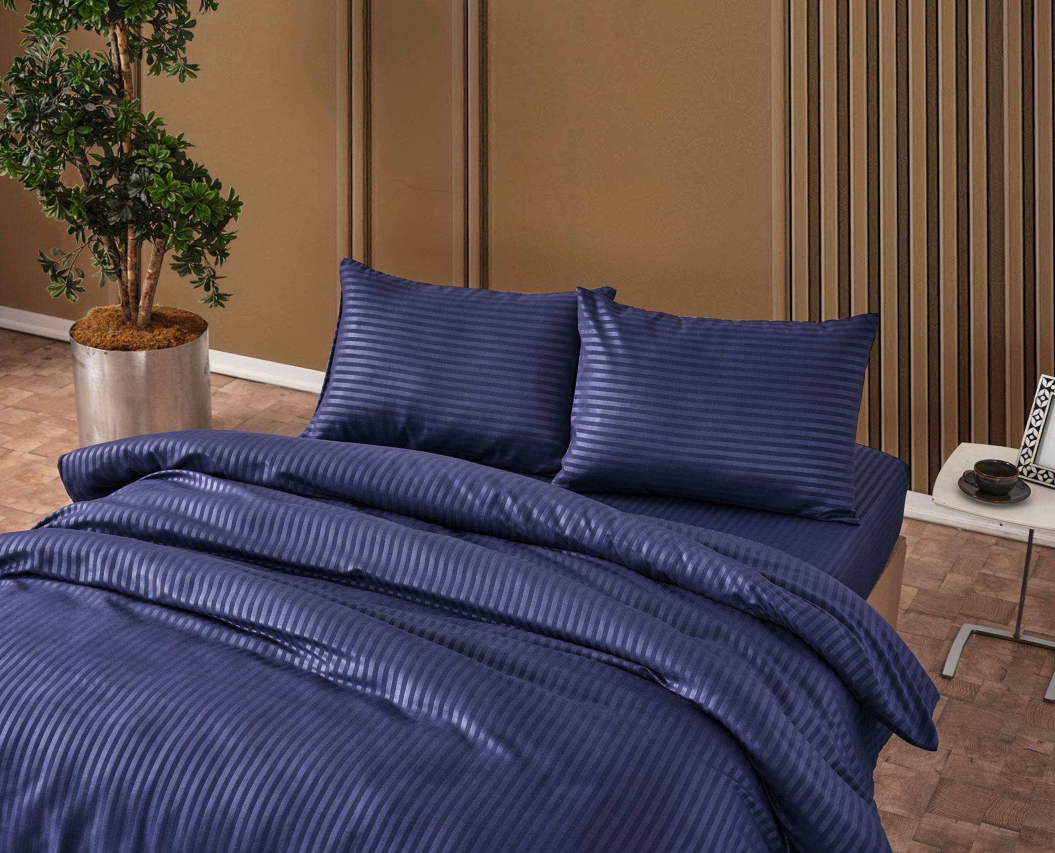 Gowoll Bettwäsche Set 200x220 Dunkelblau | 4-teiliges Mikrosatin Set mit Spannbettlaken