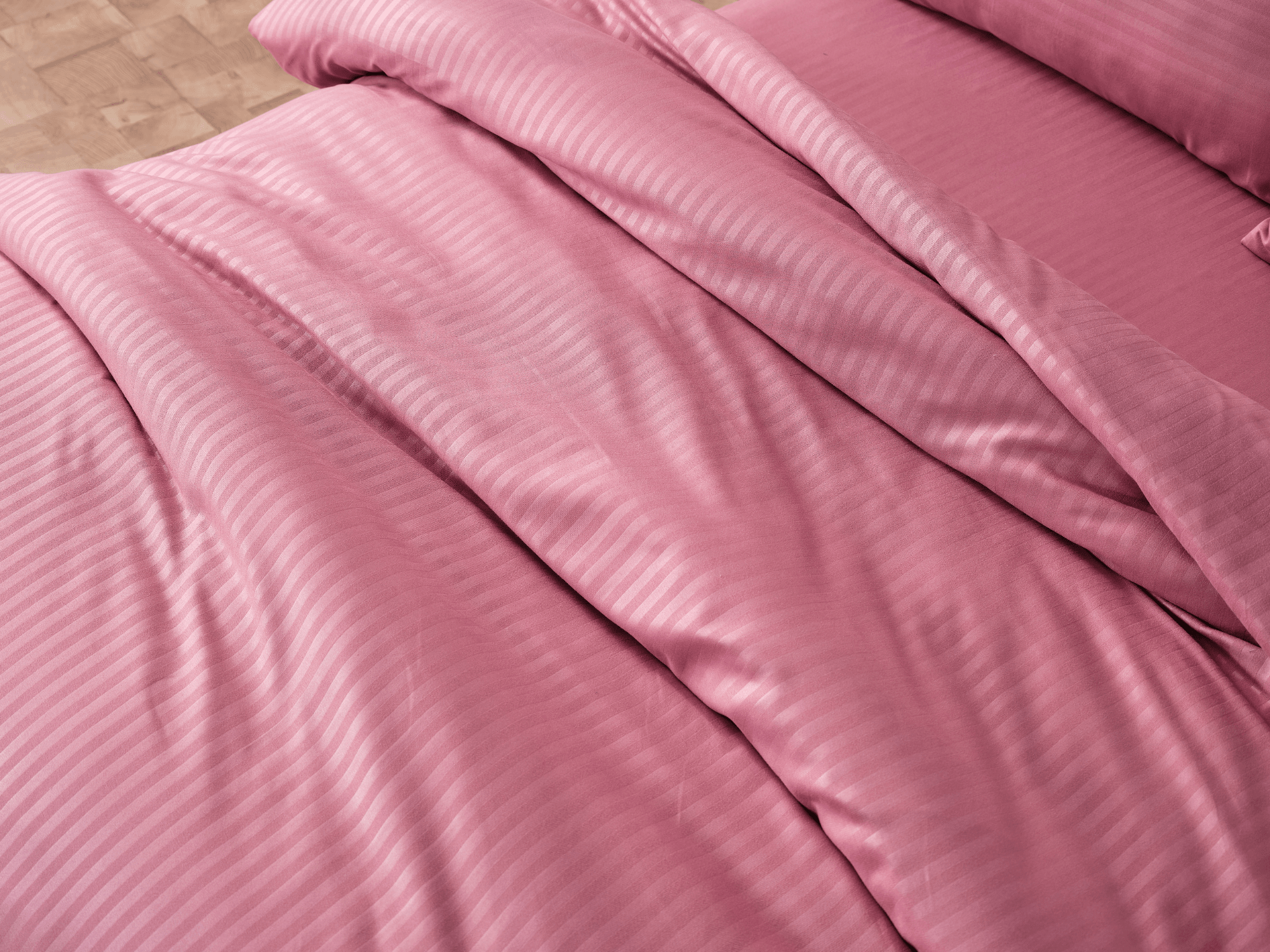 Gowoll Bettwäsche Set Rosé 200x220 | Mikrofaser 4-teiliges Satin-Bettset mit Spannbettlaken