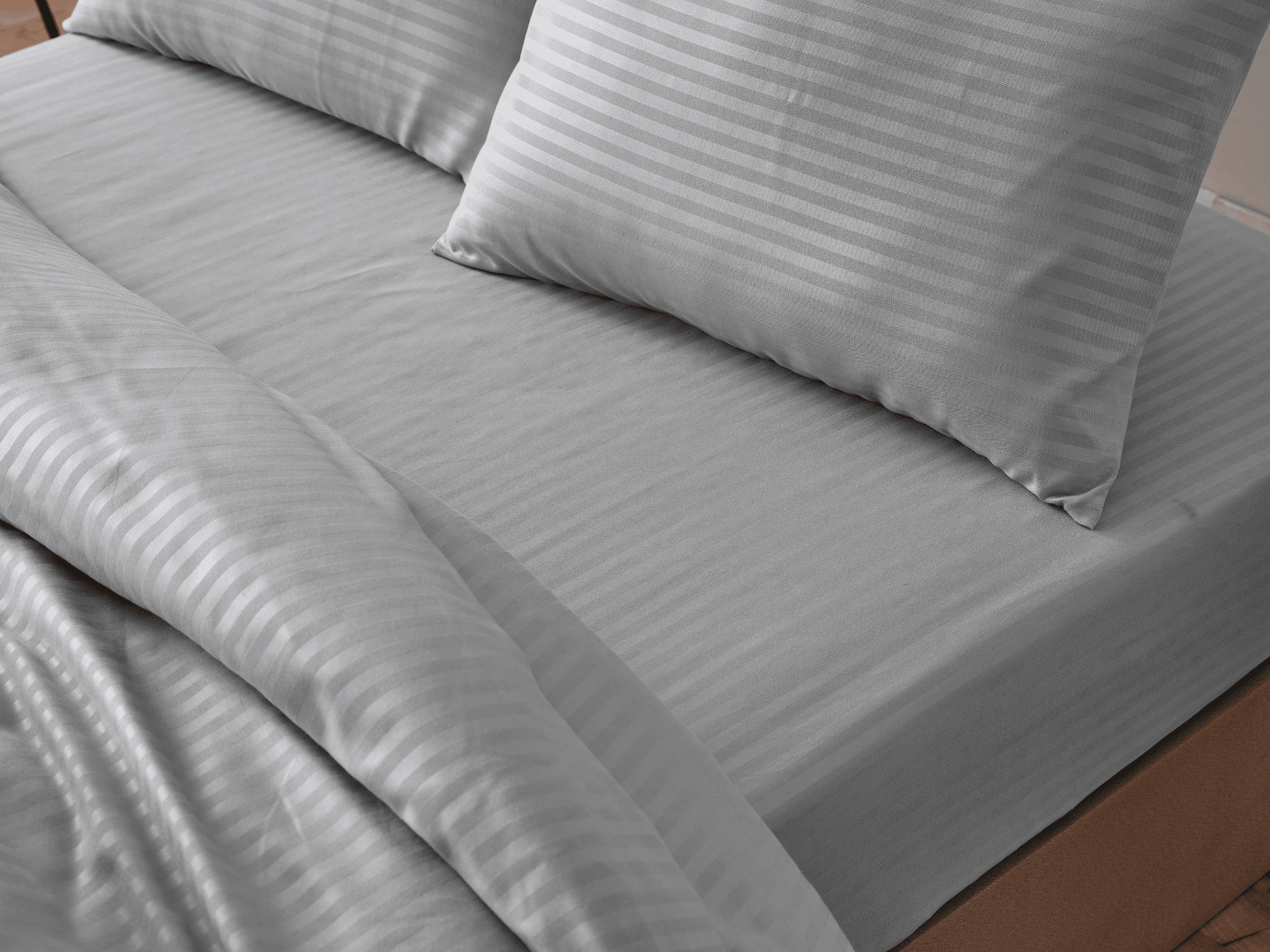 Gowoll Bettwäsche Set Stone 200x220 | 4-teiliges Mikrofaser-Satin Bettwäscheset in Hellgrau