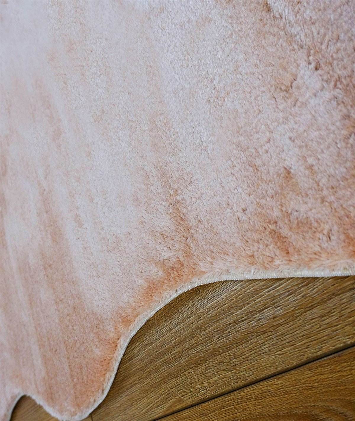 Kaninchenfellteppich Weich & Flauschig – 5 Farben, 2 Größen | Waschbar & Rutschfest